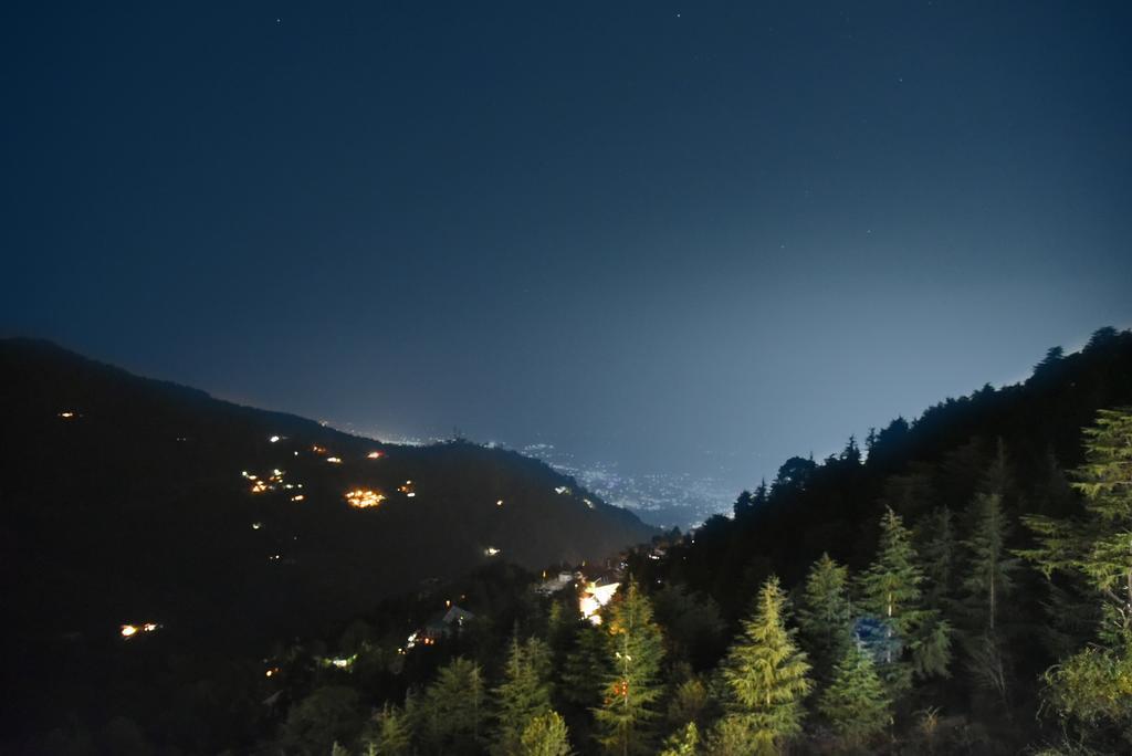דרמסאלה Hotel Varuni Mcleodganj מראה חיצוני תמונה