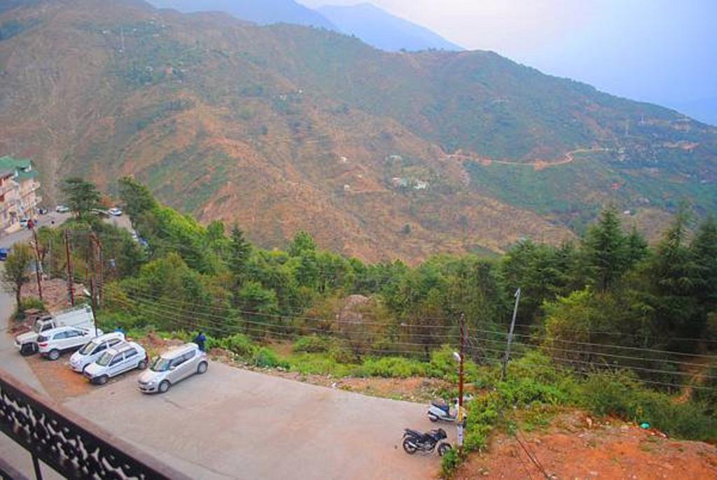 דרמסאלה Hotel Varuni Mcleodganj מראה חיצוני תמונה