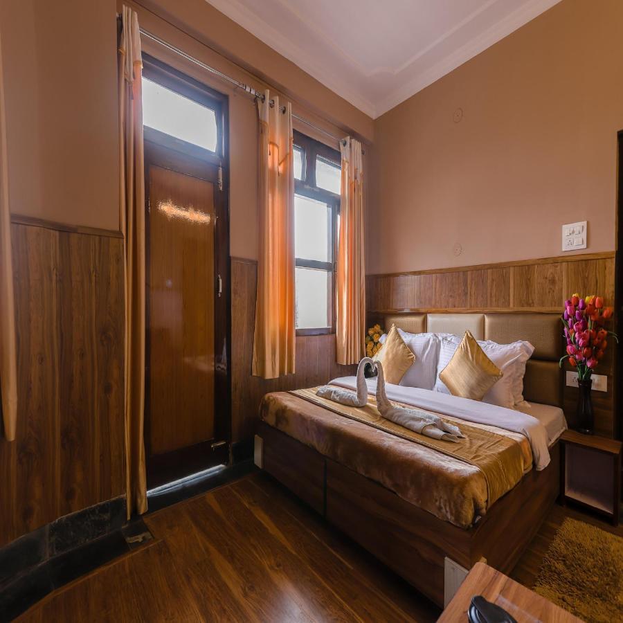 דרמסאלה Hotel Varuni Mcleodganj מראה חיצוני תמונה