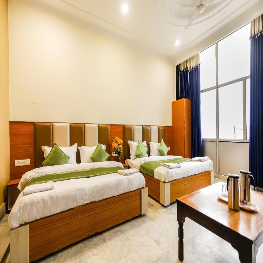 דרמסאלה Hotel Varuni Mcleodganj מראה חיצוני תמונה