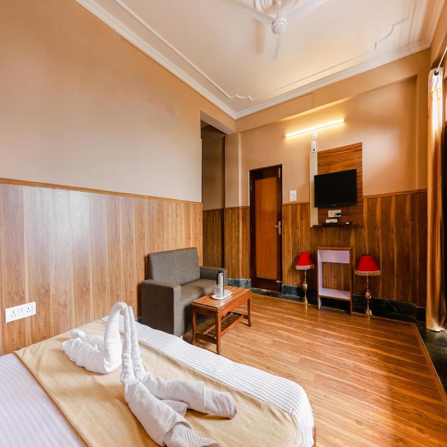 דרמסאלה Hotel Varuni Mcleodganj מראה חיצוני תמונה