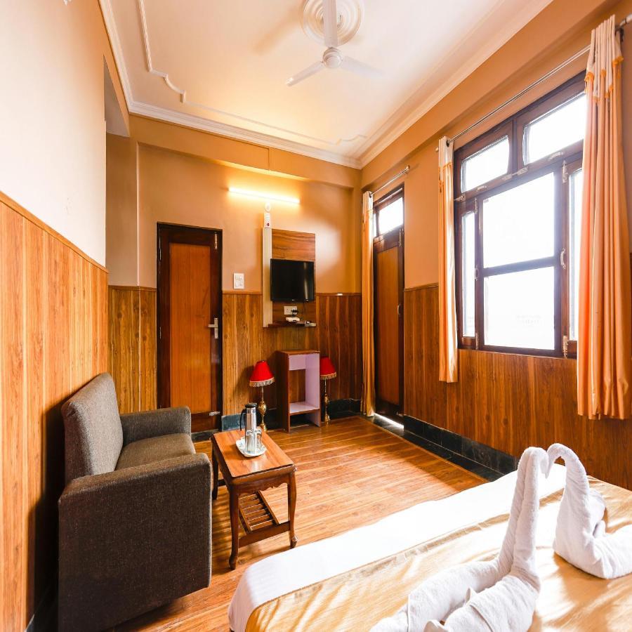דרמסאלה Hotel Varuni Mcleodganj מראה חיצוני תמונה