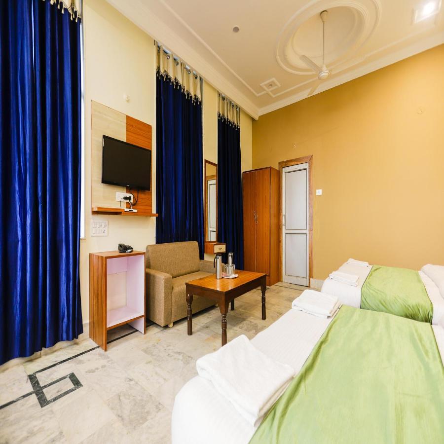 דרמסאלה Hotel Varuni Mcleodganj מראה חיצוני תמונה