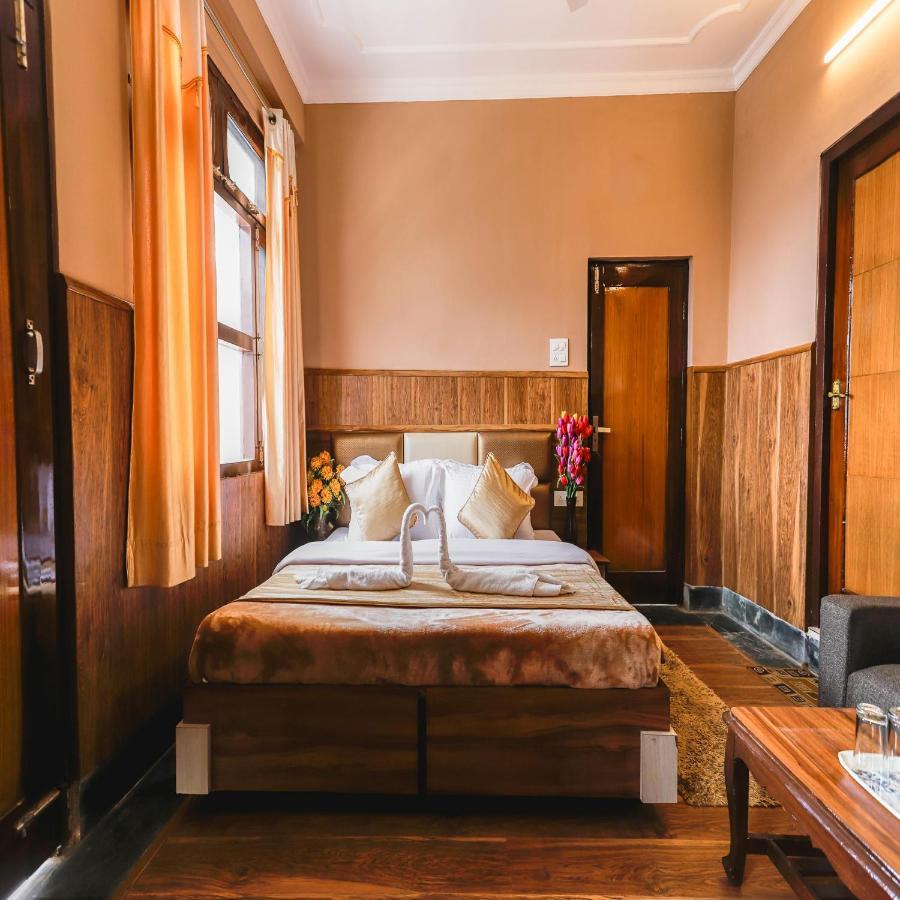 דרמסאלה Hotel Varuni Mcleodganj מראה חיצוני תמונה